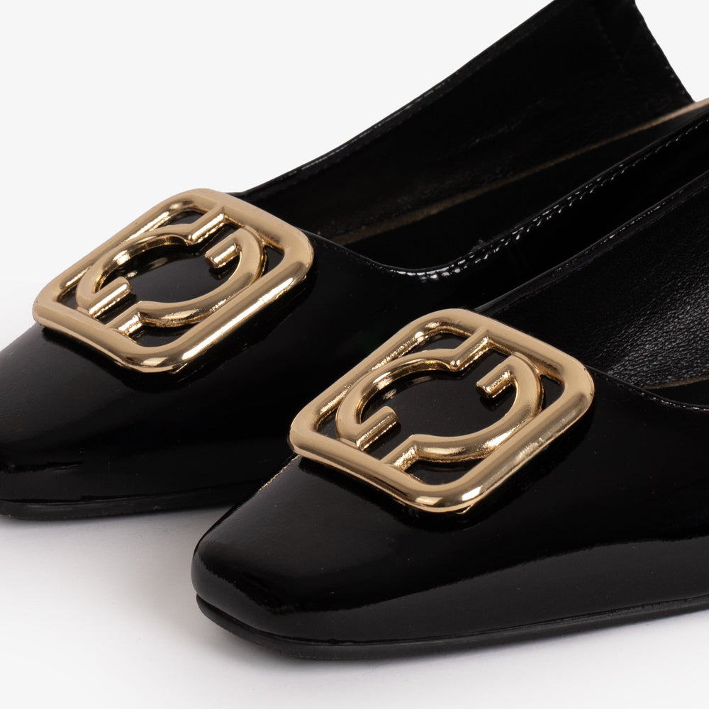 The Rosalinda Black Leather Flat Slingback Sandal