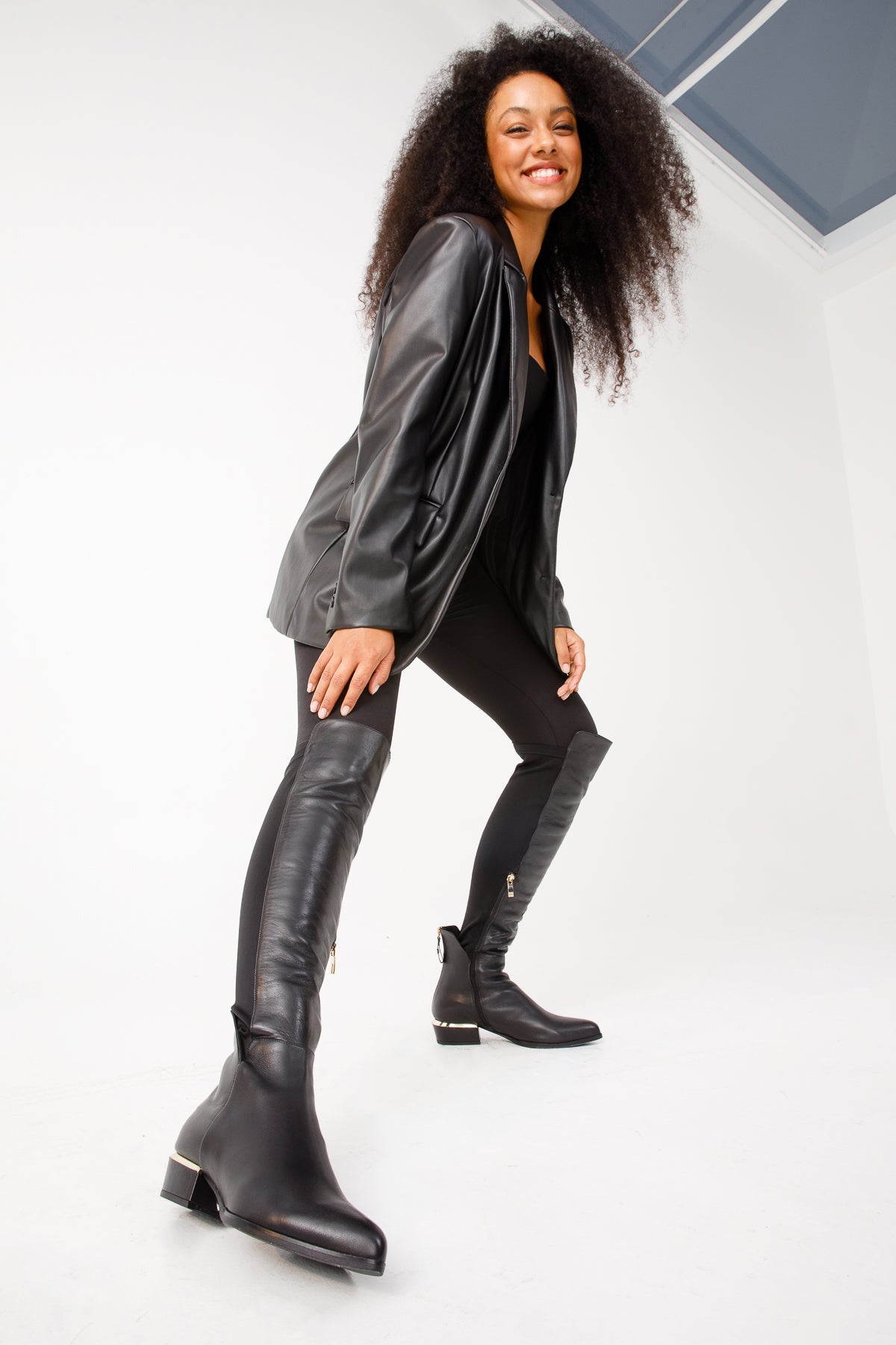 The Fairoks Black Leather Pointy Toe Knee High Boot