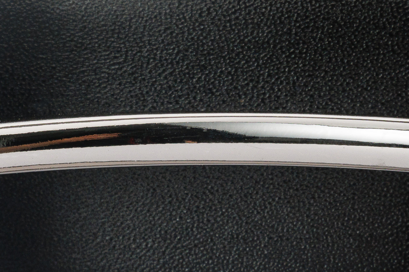 The Neiva Black\/White Leather Belt