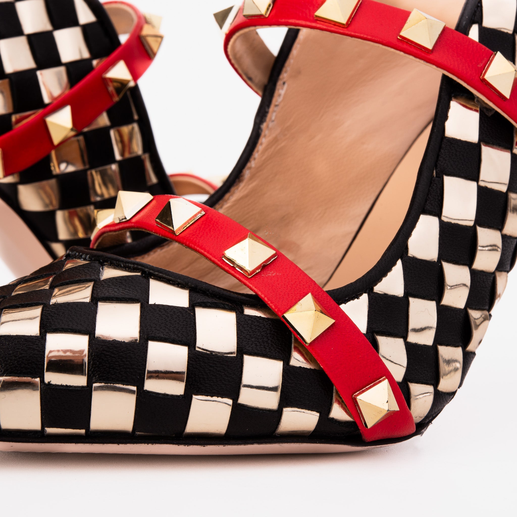 The Dosso Black Handwoven Leather Pointy Toe Sandal