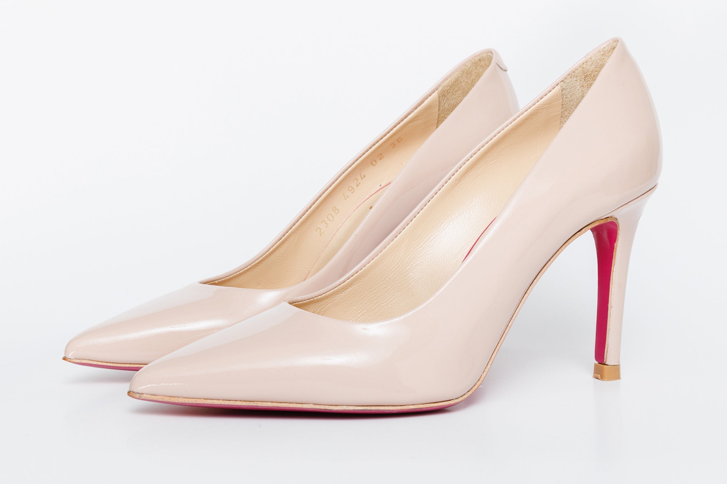 The Ege Cream Leather Pump Fuchsia Sole Shoe