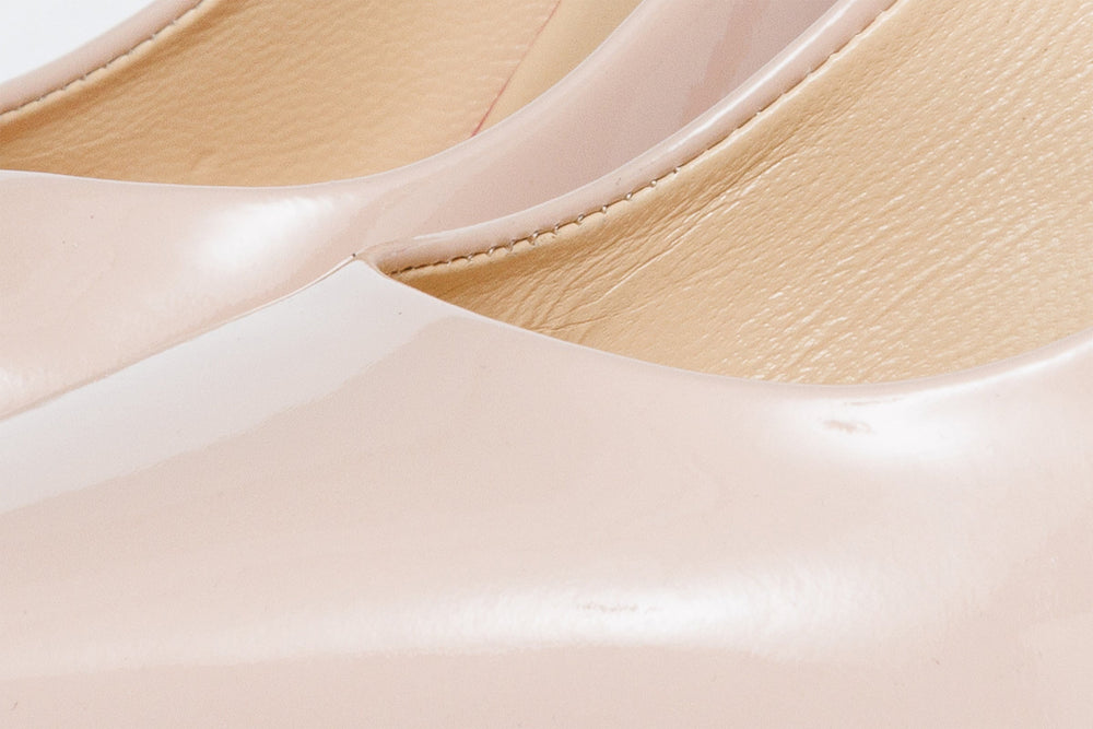 The Ege Cream Leather Pump Fuchsia Sole Shoe