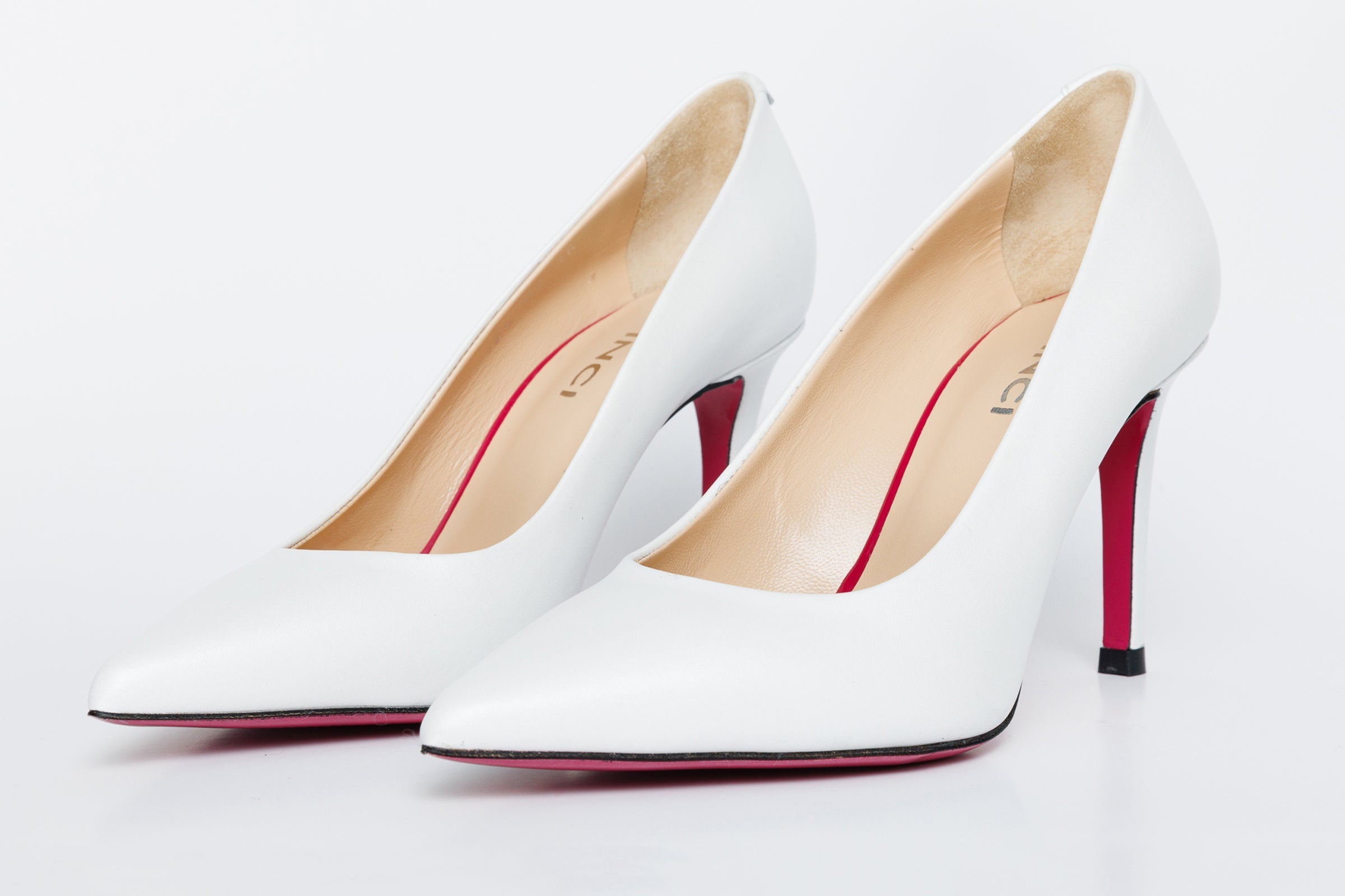 The Ege White Leather Pump Fuchsia Sole Shoe