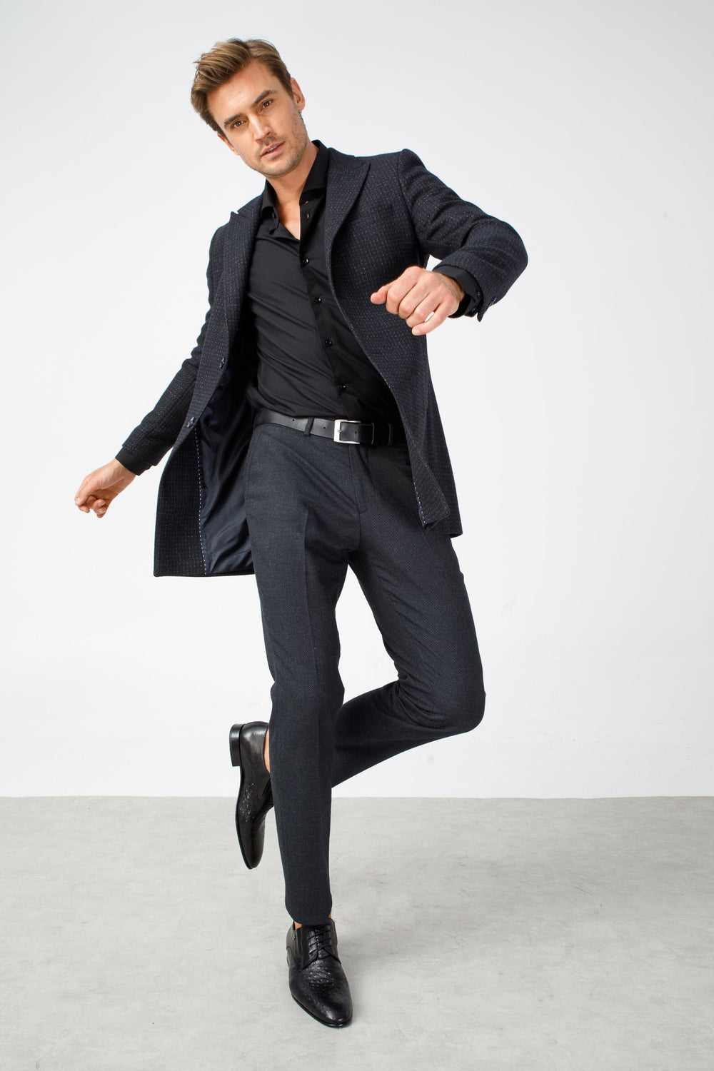 The Porto Alegre Black Leather Derby Shoe