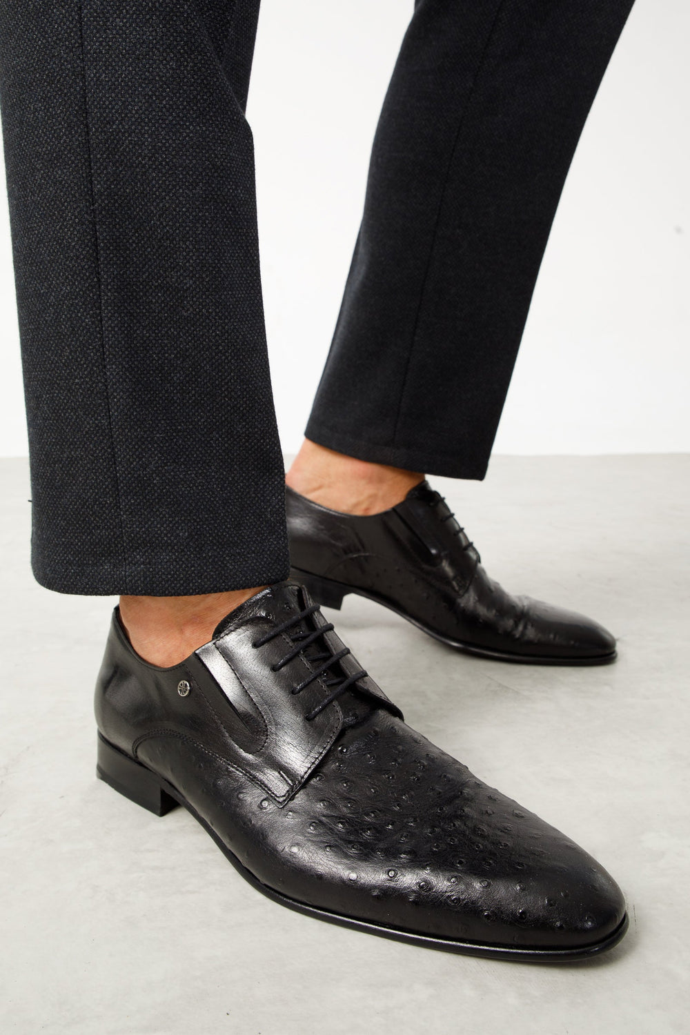 The Porto Alegre Black Leather Derby Shoe