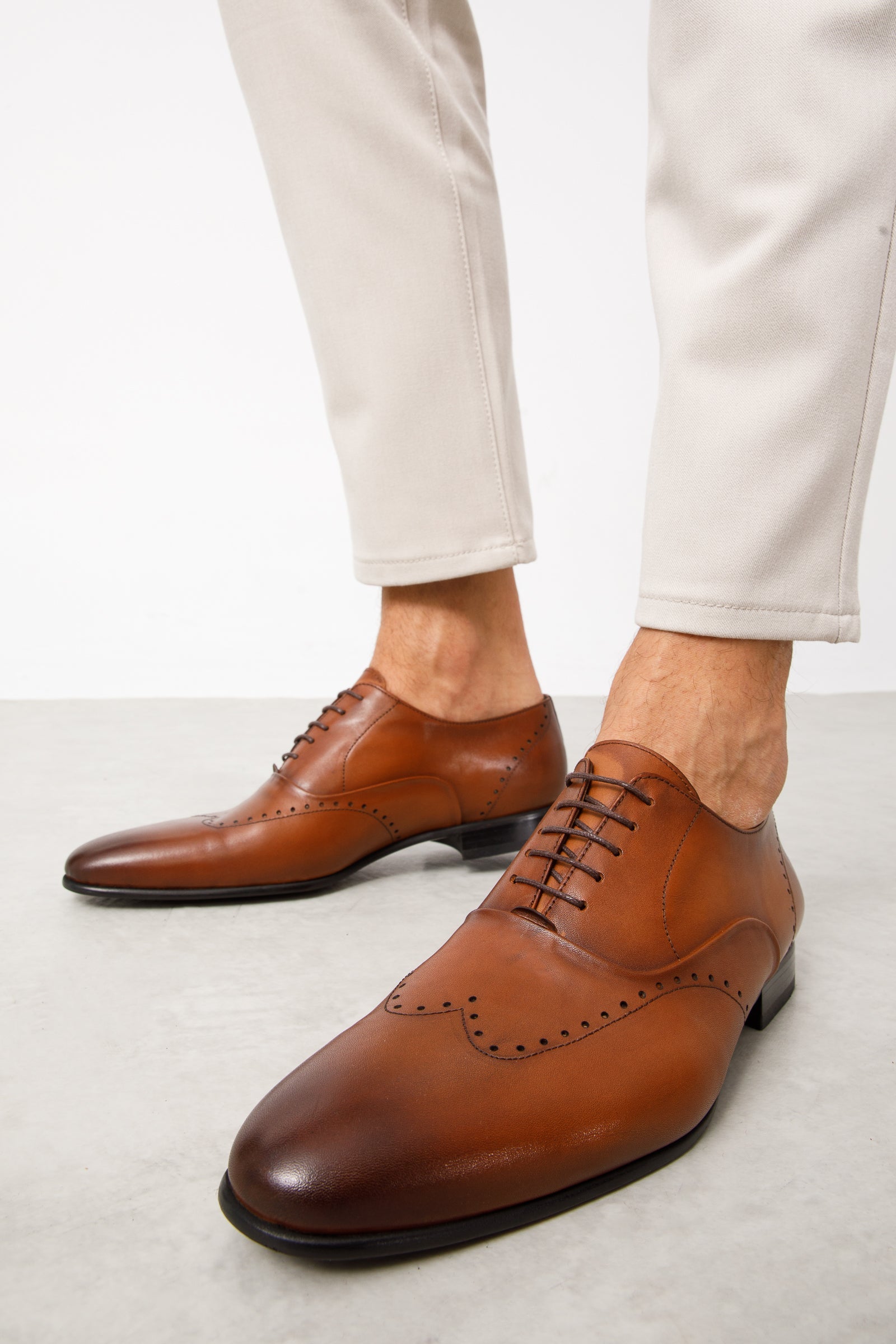The Roma Tan Leather Wingtip Oxford Shoe